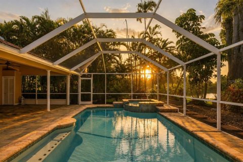 Casa en Sarasota, Florida 4 dormitorios, 259.2 m2 № 2139116