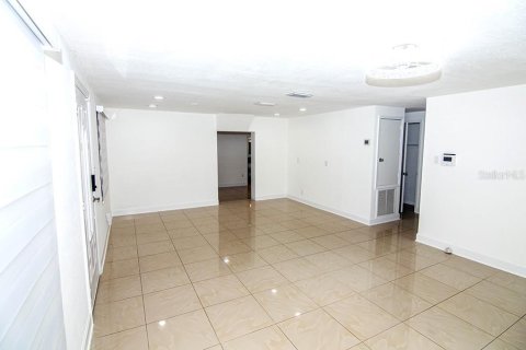 Купить виллу или дом в Тампа, Флорида 6 комнат, 138.05м2, № 2100370 - фото 15