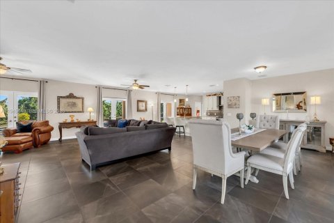 Casa en venta en Homestead, Florida, 4 dormitorios, 221.39 m2 № 2002536 - foto 8