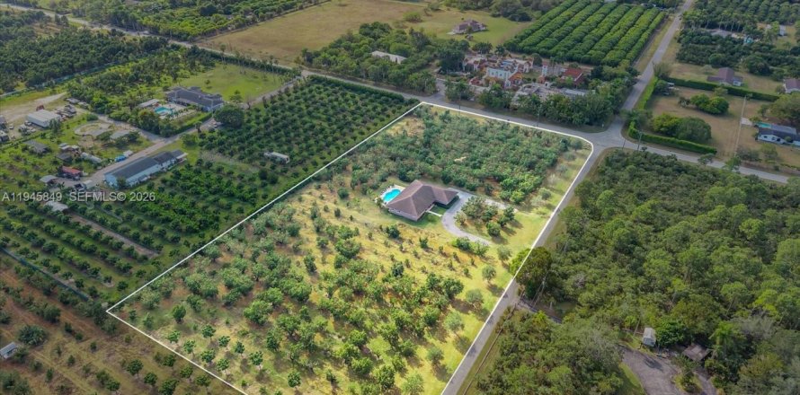 Casa en Homestead, Florida 4 dormitorios, 221.39 m2 № 2002536