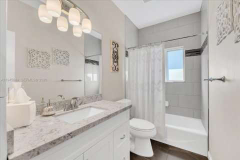 Casa en venta en Homestead, Florida, 4 dormitorios, 221.39 m2 № 2002536 - foto 24