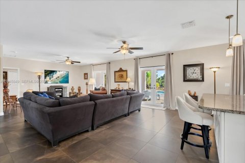 Casa en venta en Homestead, Florida, 4 dormitorios, 221.39 m2 № 2002536 - foto 7