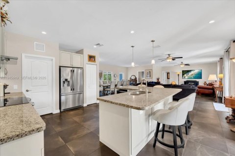 Casa en venta en Homestead, Florida, 4 dormitorios, 221.39 m2 № 2002536 - foto 12