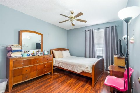Villa ou maison à vendre à Pembroke Pines, Floride: 4 chambres, 207.92 m2 № 1937364 - photo 19