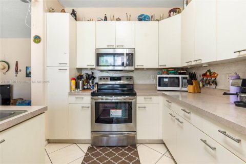 Villa ou maison à vendre à Pembroke Pines, Floride: 4 chambres, 207.92 m2 № 1937364 - photo 7