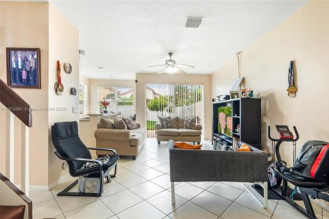 Villa ou maison à vendre à Pembroke Pines, Floride: 4 chambres, 207.92 m2 № 1937364 - photo 12