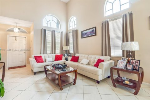 Villa ou maison à vendre à Pembroke Pines, Floride: 4 chambres, 207.92 m2 № 1937364 - photo 3