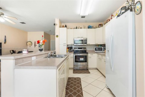 Villa ou maison à vendre à Pembroke Pines, Floride: 4 chambres, 207.92 m2 № 1937364 - photo 8