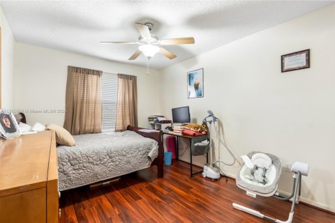 Villa ou maison à vendre à Pembroke Pines, Floride: 4 chambres, 207.92 m2 № 1937364 - photo 27