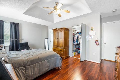House in Pembroke Pines, Florida 4 bedrooms, 207.92 sq.m. № 1937364 - photo 22