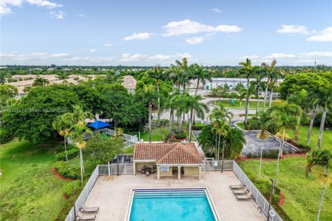 Villa ou maison à vendre à Pembroke Pines, Floride: 4 chambres, 207.92 m2 № 1937364 - photo 29