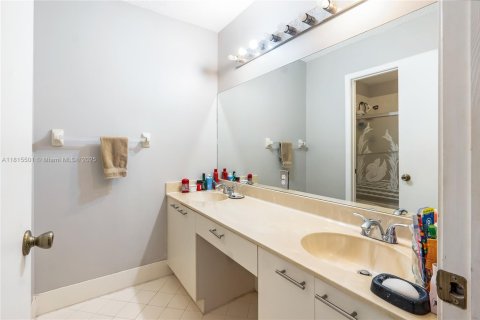 Villa ou maison à vendre à Pembroke Pines, Floride: 4 chambres, 207.92 m2 № 1937364 - photo 20