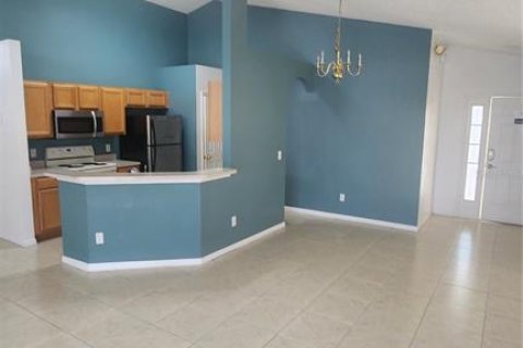 Casa en alquiler en Kissimmee, Florida, 4 dormitorios, 148.27 m2 № 2099095 - foto 20