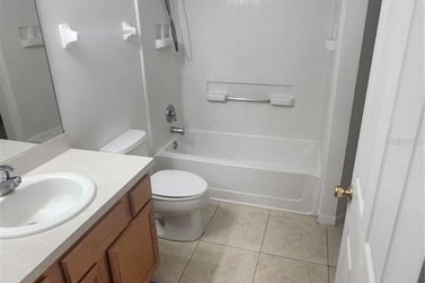 Casa en alquiler en Kissimmee, Florida, 4 dormitorios, 148.27 m2 № 2099095 - foto 8