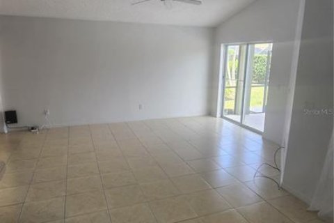Casa en alquiler en Kissimmee, Florida, 4 dormitorios, 148.27 m2 № 2099095 - foto 18