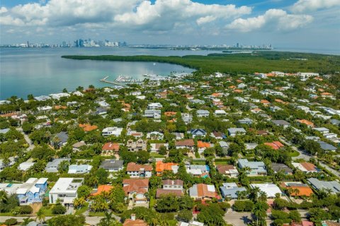 Villa ou maison à vendre à Key Biscayne, Floride: 5 chambres, 306.3 m2 № 2059856 - photo 24
