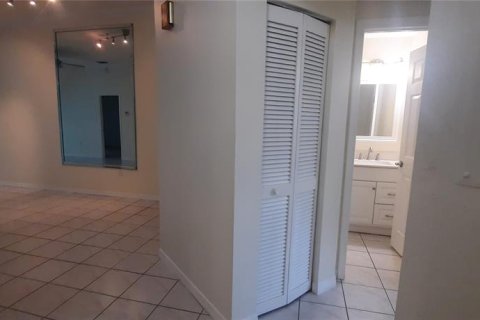 House in Palm Harbor, Florida 2 bedrooms, 111.2 sq.m. № 1549965 - photo 12