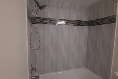 House in Palm Harbor, Florida 2 bedrooms, 111.2 sq.m. № 1549965 - photo 7