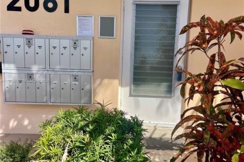 Condominio en venta en Fort Lauderdale, Florida, 1 dormitorio, 55.74 m2 № 2090394 - foto 6