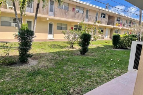 Condominio en venta en Fort Lauderdale, Florida, 1 dormitorio, 55.74 m2 № 2090394 - foto 18