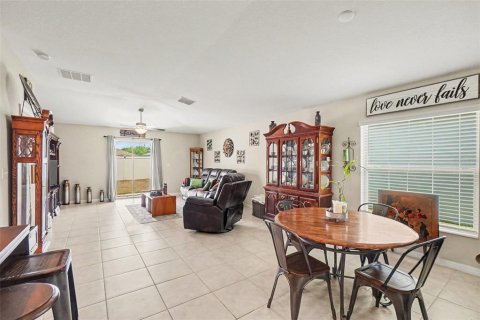 House in Wimauma, Florida 4 bedrooms, 168.8 sq.m. № 2120768 - photo 6