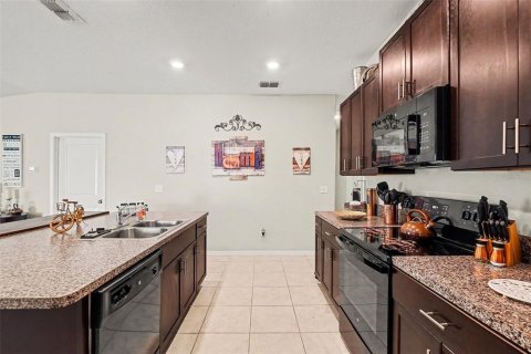 House in Wimauma, Florida 4 bedrooms, 168.8 sq.m. № 2120768 - photo 8
