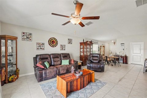 House in Wimauma, Florida 4 bedrooms, 168.8 sq.m. № 2120768 - photo 2