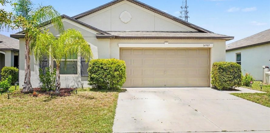 House in Wimauma, Florida 4 bedrooms, 168.8 sq.m. № 2120768