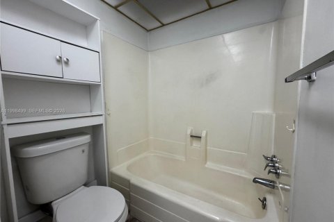 Apartment in Lauderhill, Florida 1 bedroom, 68.28 sq.m. № 2063667 - photo 10