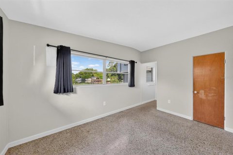 Casa en venta en Eustis, Florida, 4 dormitorios, 278.52 m2 № 2214008 - foto 16