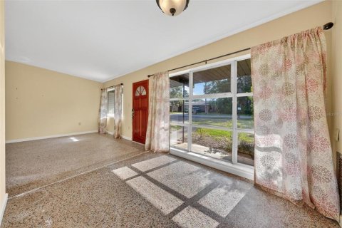 Casa en venta en Eustis, Florida, 4 dormitorios, 278.52 m2 № 2214008 - foto 5