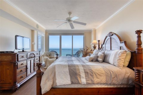 Condo in Daytona Beach, Florida, 3 bedrooms № 2115541 - photo 29