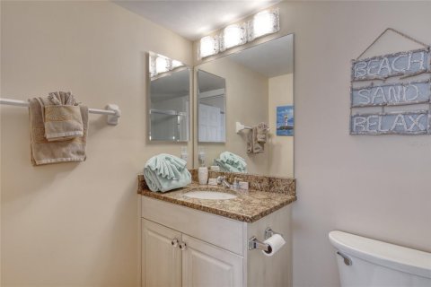 Condo in Daytona Beach, Florida, 3 bedrooms № 2115541 - photo 15