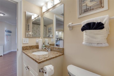 Condo in Daytona Beach, Florida, 3 bedrooms № 2115541 - photo 19