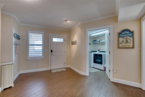 Condo in Daytona Beach, Florida, 3 bedrooms № 2115541 - photo 9