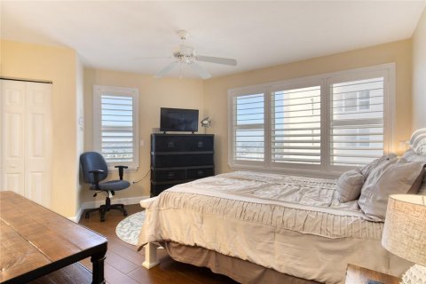 Condo in Daytona Beach, Florida, 3 bedrooms № 2115541 - photo 17
