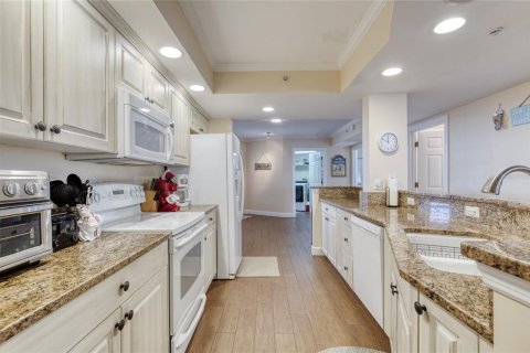 Condo in Daytona Beach, Florida, 3 bedrooms № 2115541 - photo 26