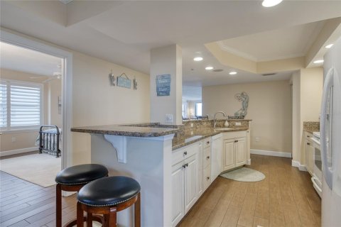 Condo in Daytona Beach, Florida, 3 bedrooms № 2115541 - photo 24
