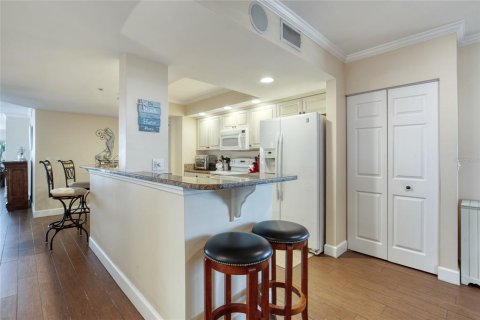 Condo in Daytona Beach, Florida, 3 bedrooms № 2115541 - photo 23