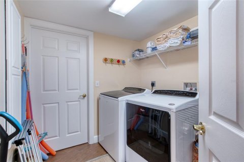 Condo in Daytona Beach, Florida, 3 bedrooms № 2115541 - photo 10