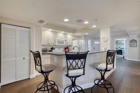 Condo in Daytona Beach, Florida, 3 bedrooms № 2115541 - photo 27