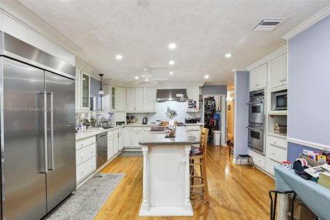 Villa ou maison à vendre à Pinecrest, Floride: 4 chambres, 349.31 m2 № 1788637 - photo 21
