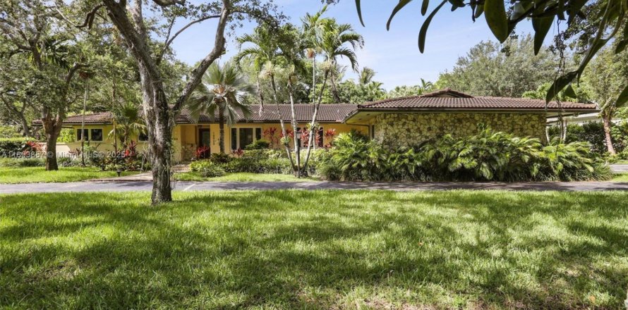 Villa ou maison à Pinecrest, Floride 4 chambres, 349.31 m2 № 1788637