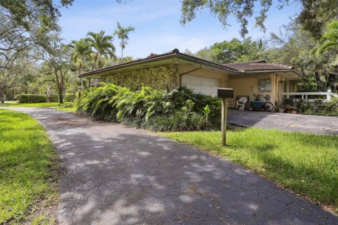 Villa ou maison à vendre à Pinecrest, Floride: 4 chambres, 349.31 m2 № 1788637 - photo 4