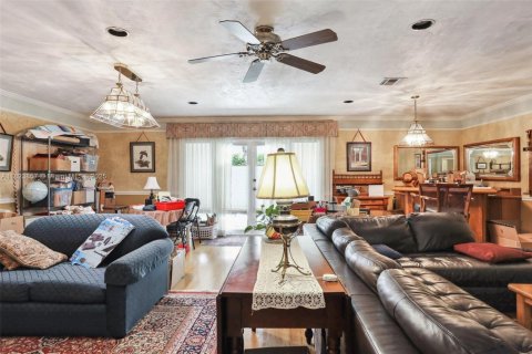 Villa ou maison à vendre à Pinecrest, Floride: 4 chambres, 349.31 m2 № 1788637 - photo 25