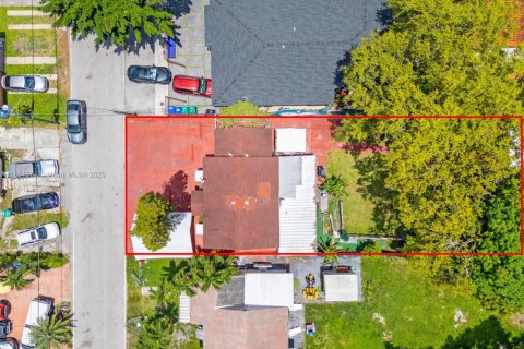 Commercial property in Miami, Florida 204.94 sq.m. № 1857581 - photo 18