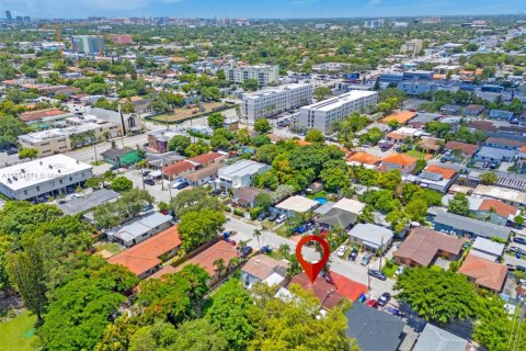 Commercial property in Miami, Florida 204.94 sq.m. № 1857581 - photo 14