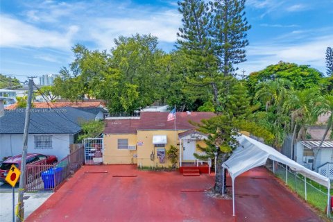Commercial property in Miami, Florida 204.94 sq.m. № 1857581 - photo 20