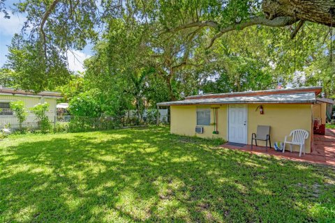 Commercial property in Miami, Florida 204.94 sq.m. № 1857581 - photo 10