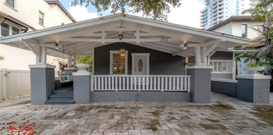 Casa en Tampa, Florida 4 dormitorios, 201.04 m2 № 1917529